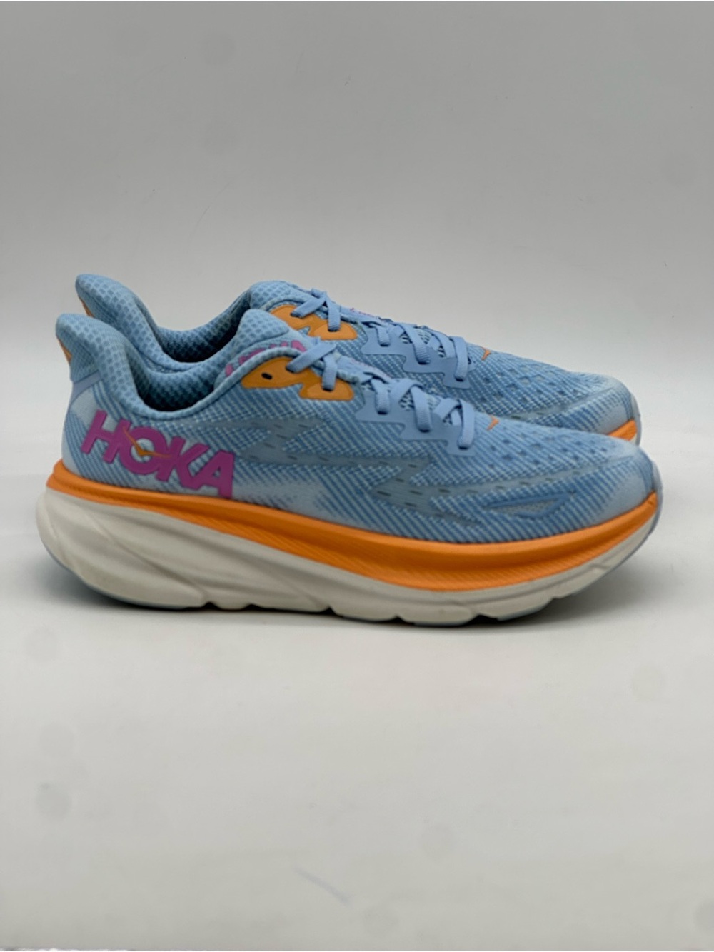 Hoka Clifton 9 Sneakers. Size 10
